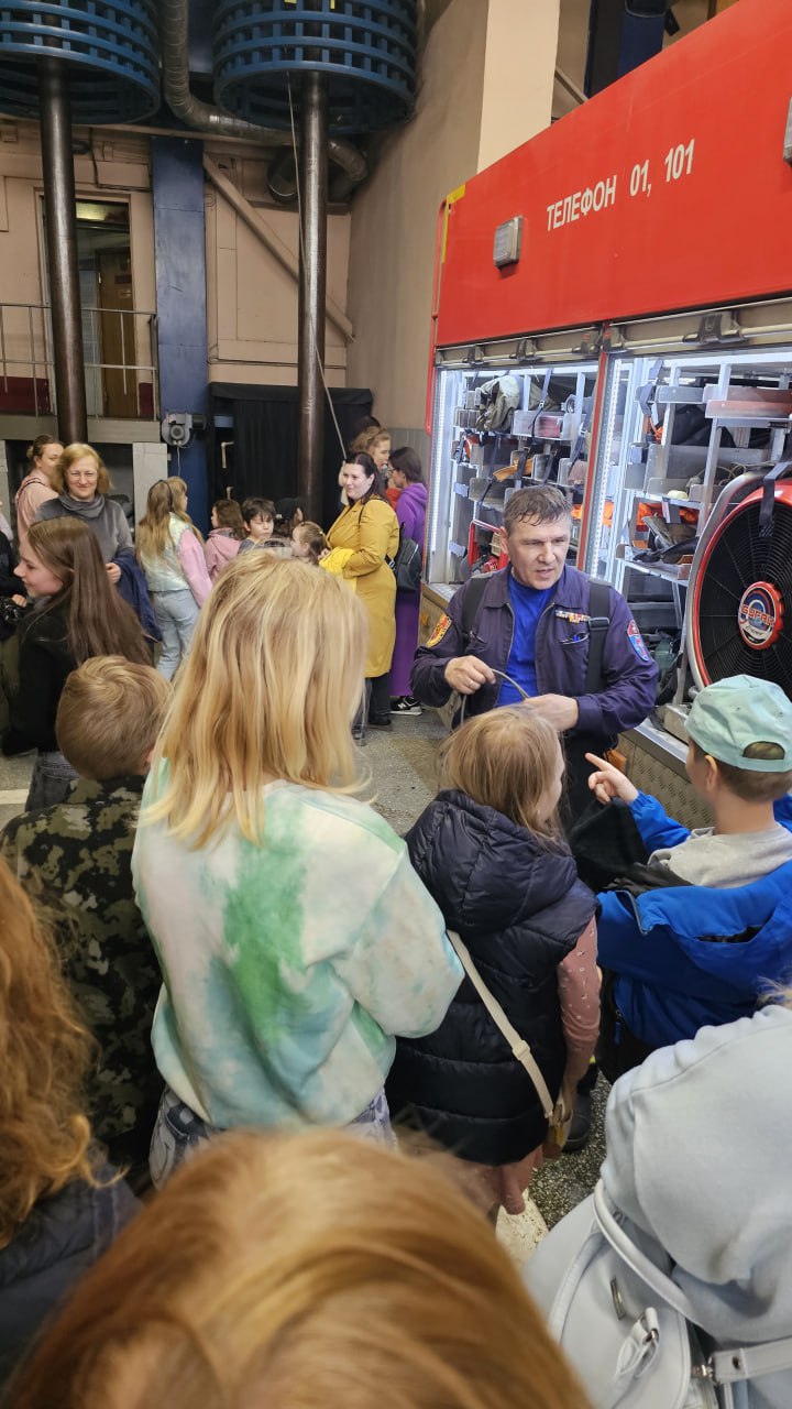 В Пожарно-спасательном центре Москвы прошла экскурсия для школьников