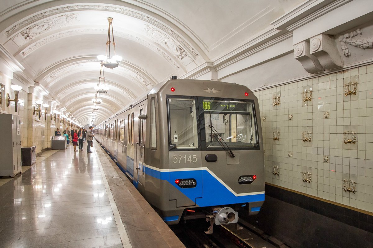 Безопасность при поездке в метрополитене!